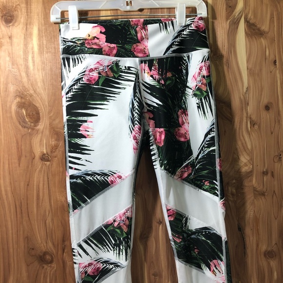 Fabletics- Gaviota Mesh- Tropical White - Picture 2 of 13